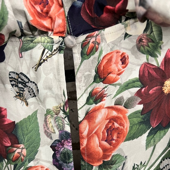 & Other Stories | V Neck Frill Midi Dress in Vintage Floral Print - Picture 14 of 16